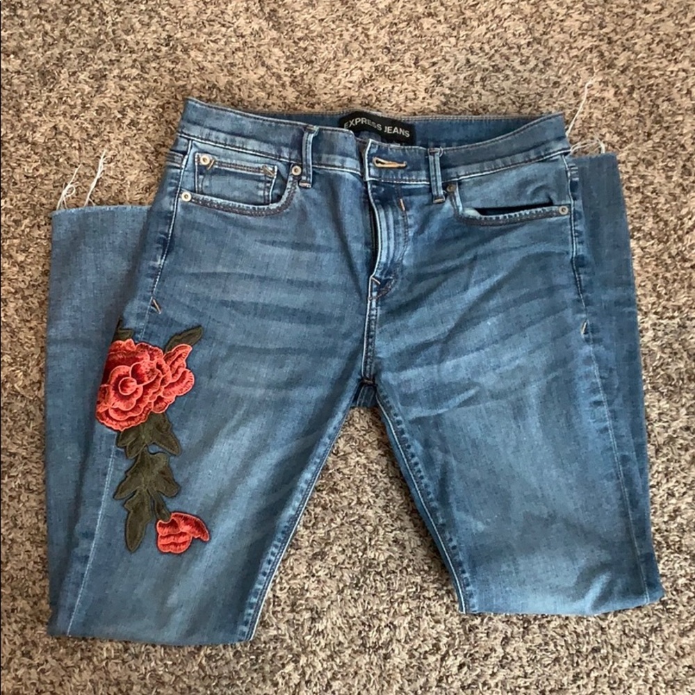 Ankle Length Mid Rise Embroidered Express Jeans - Picture 4 of 4